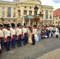 Korunovan slvnosti 2011 - nstup pred korunovanm pahorkom